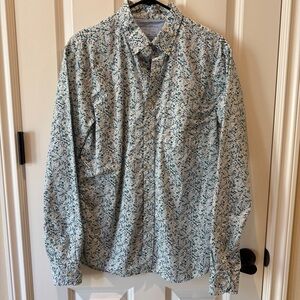 Banana Republic Blue and White Floral Men's Shirt